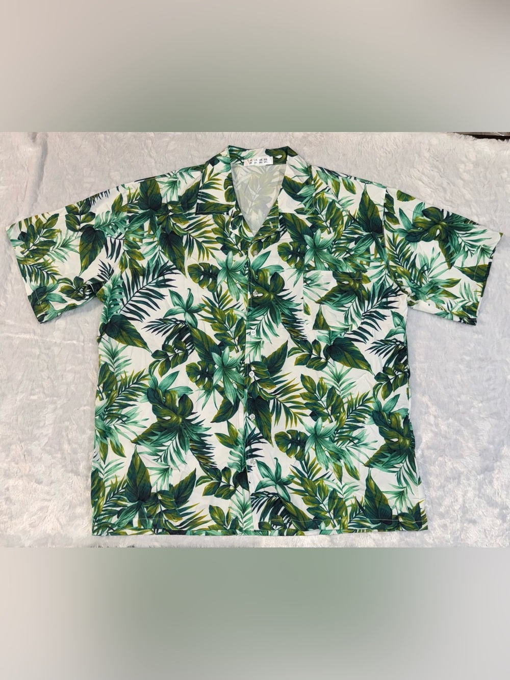NWOT Tropical Leaf Button-Up Shirt in Green & White